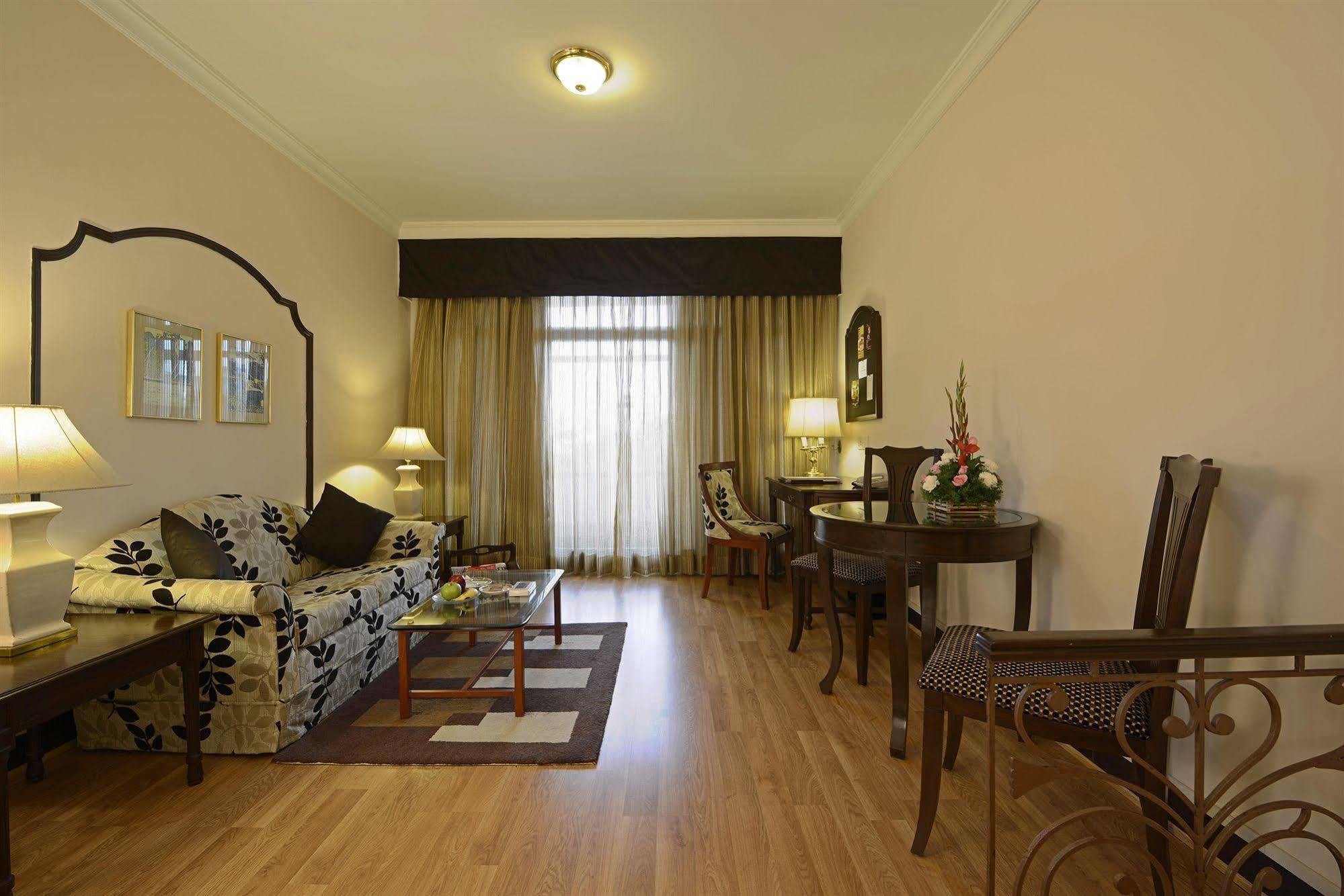 Sun-N-Sand Pune Zewnętrze zdjęcie