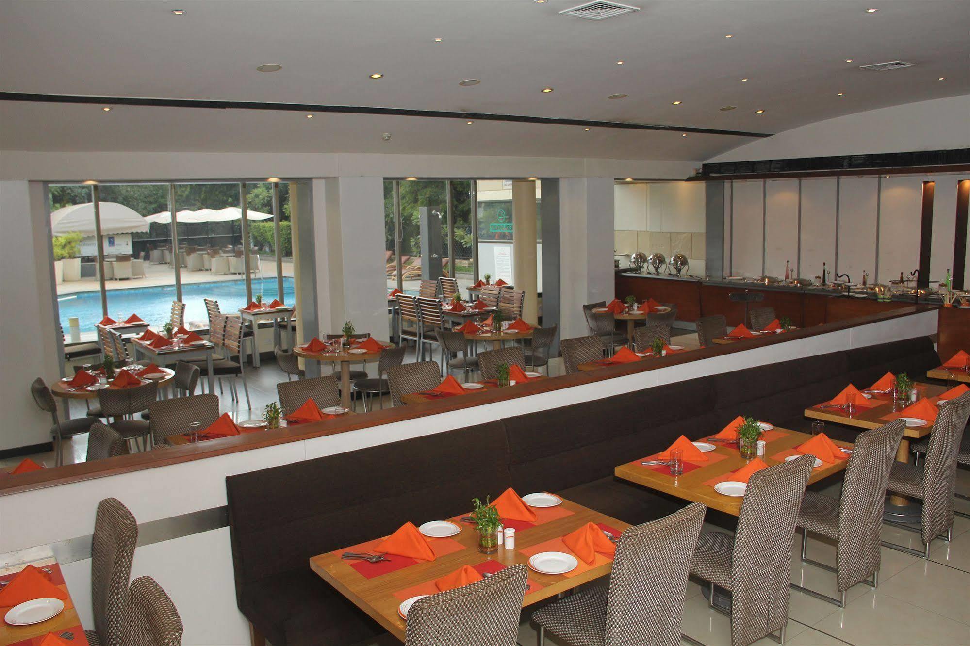 Sun-N-Sand Pune Zewnętrze zdjęcie